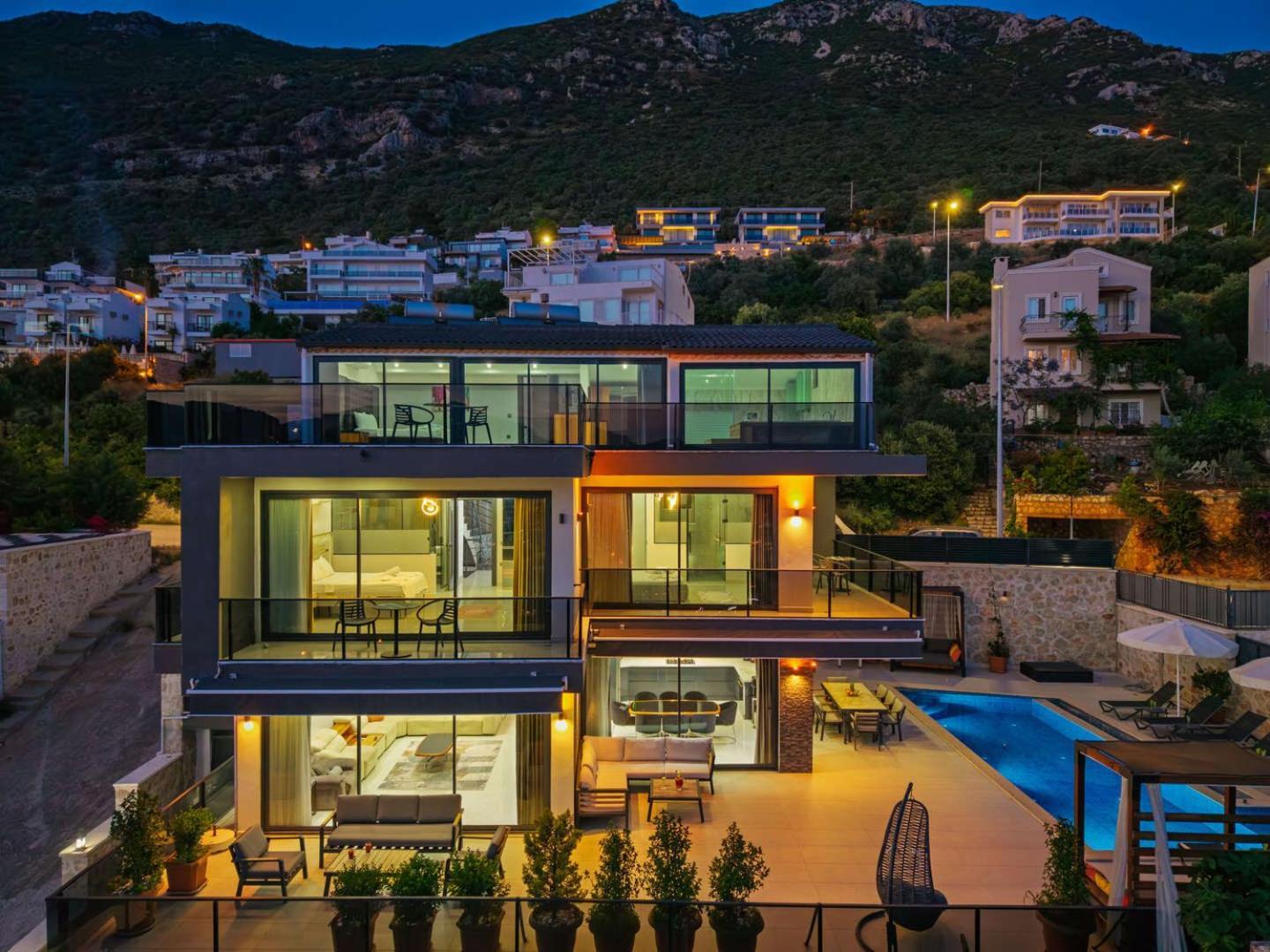 Villa Lux With Seaview And Jacuzzi *
